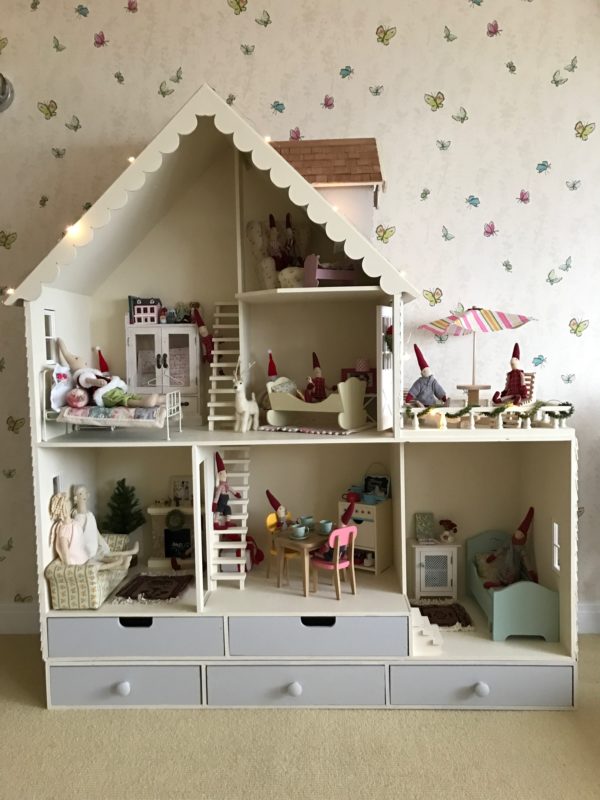 Decorated Martin Dollhouse Country